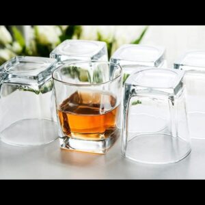 6 verres de boissons